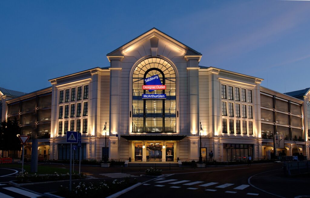 Designer Outlet Salzburg von außen